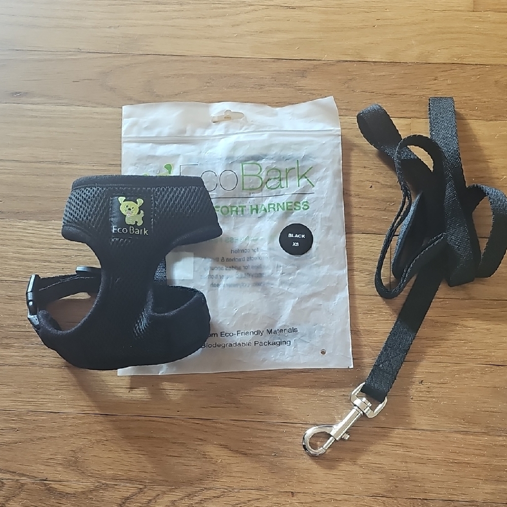 EcoBark Black Colored Dog Harness  XS & Leash Bundle New in Package